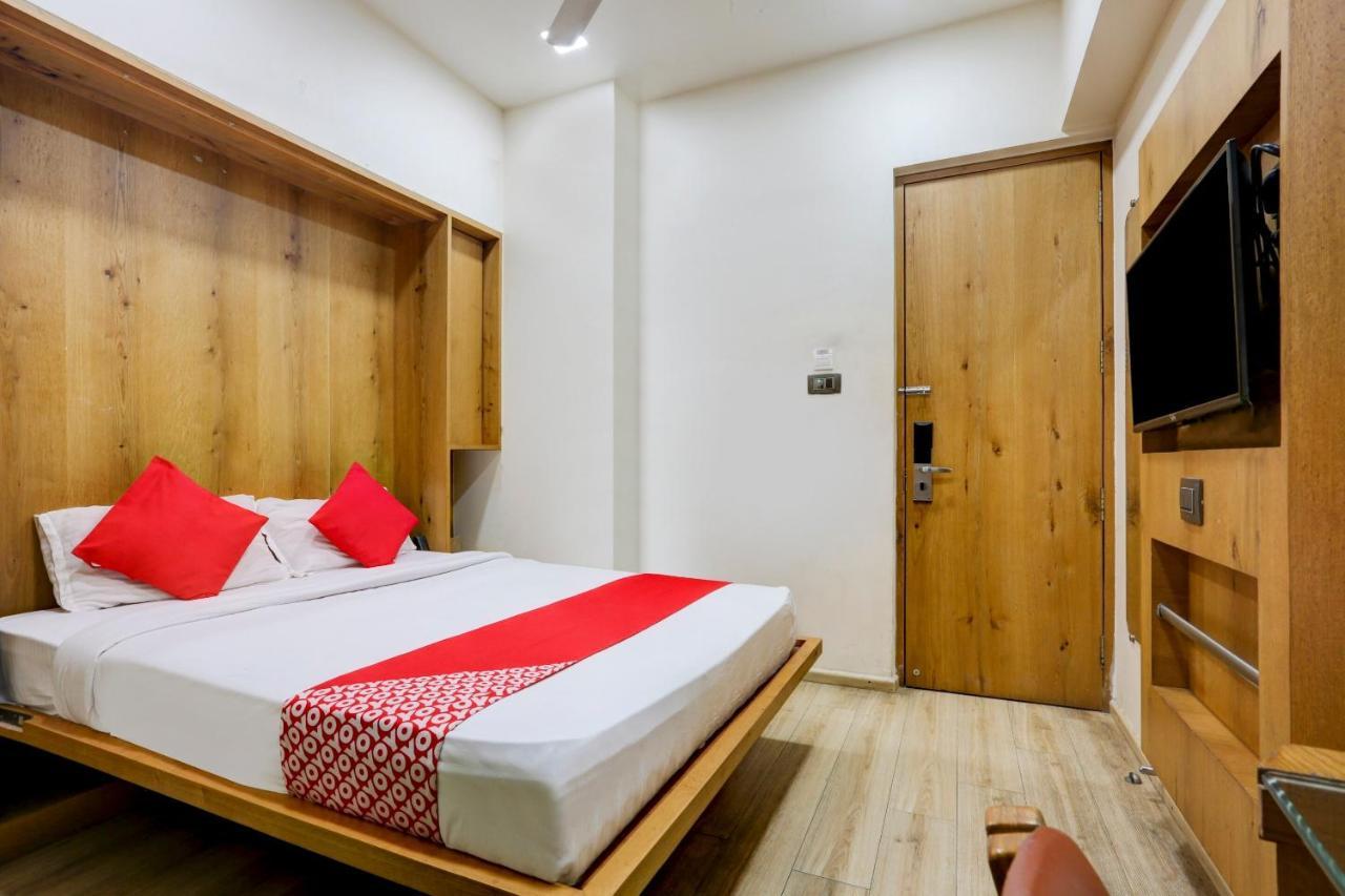 Oyo 81549 Hotel Elegance Nx Mumbai Luaran gambar