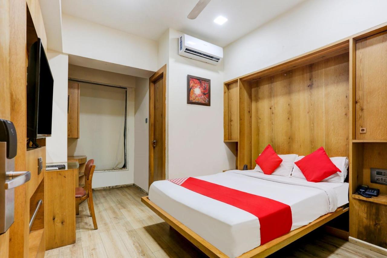 Oyo 81549 Hotel Elegance Nx Mumbai Luaran gambar