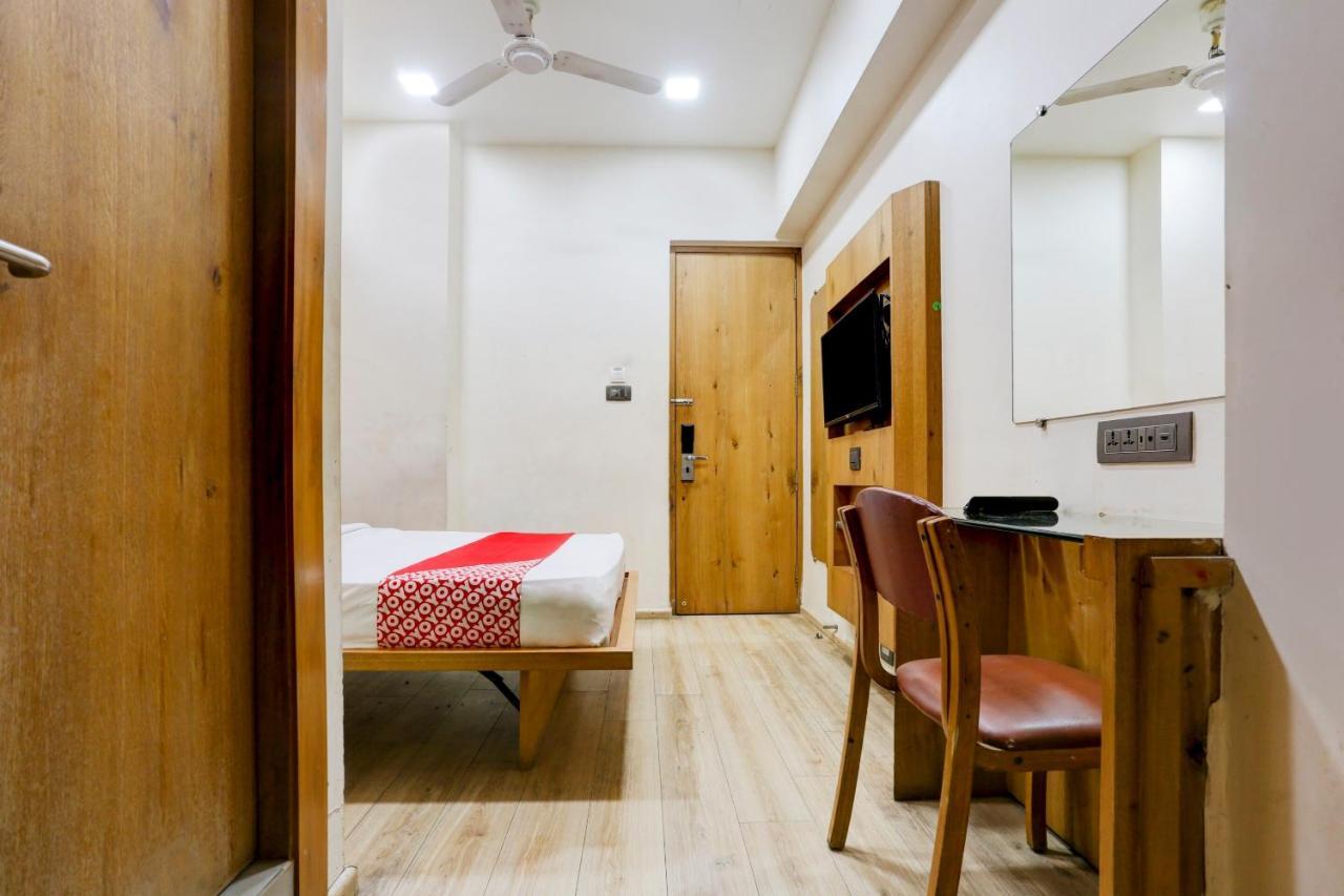 Oyo 81549 Hotel Elegance Nx Mumbai Luaran gambar